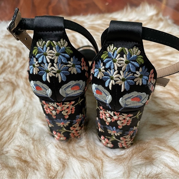 Steve Madden Delilah satin, embroidered heel - Picture 4 of 10